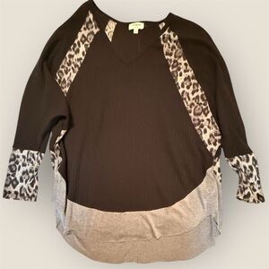 Umgee Black and Gray Leopard Print Blouse